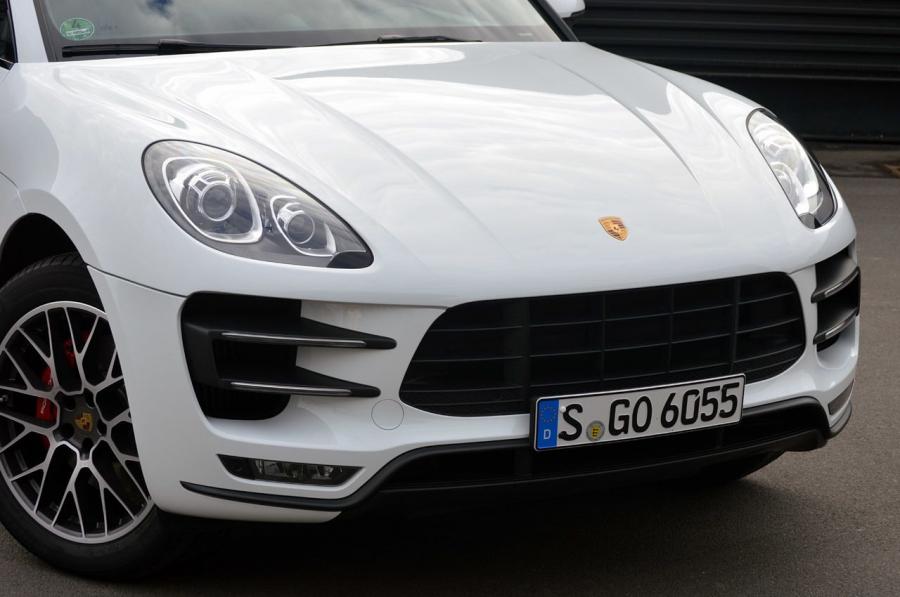  Porsche Macan Turbo 2015 года  (фото 47 из 84)